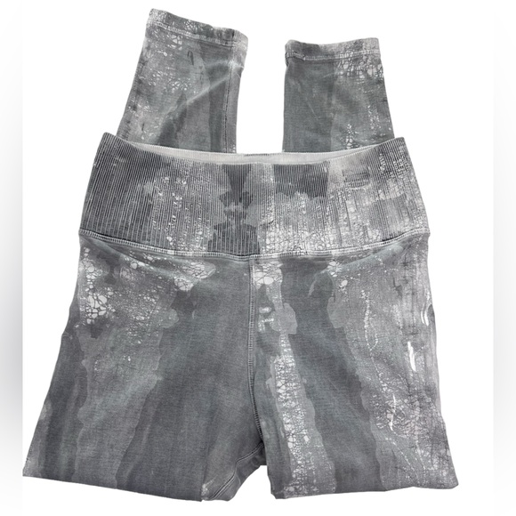 Avocado women’s Soul Cycle Crackle Leggings gray and white size M/L - Picture 1 of 9